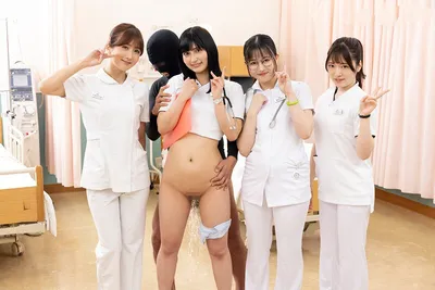 Những nữ nhân viên bênh viện bệnh viện vừa chăm sóc bệnh nhân vừa bị trả bài đến bắn cả nước