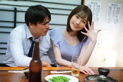 Cô vợ xin anh xã đi họp lớp rồi mất liên lạc sau khi tình cũ đưa vào khách sạn