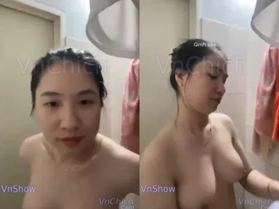 Gái vú đẹp, vừa call với tình nhân vừa tắm