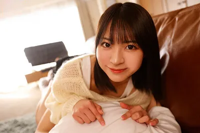 Chị gái lần đầu có người yêu còn nhiều ngỡ ngàng nên mượn dương vật thằng em tập trước